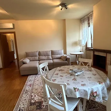 Lorenzini Apartmán *