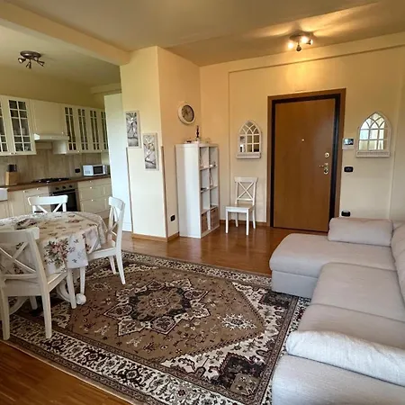 Lorenzini Apartament *